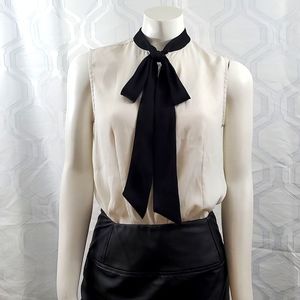 Anne Klein Pussy Bow Off-White Sleeveless Blouse Size 6